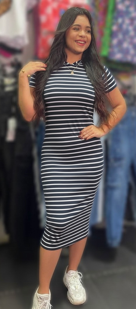 Vestido largo con capucha 